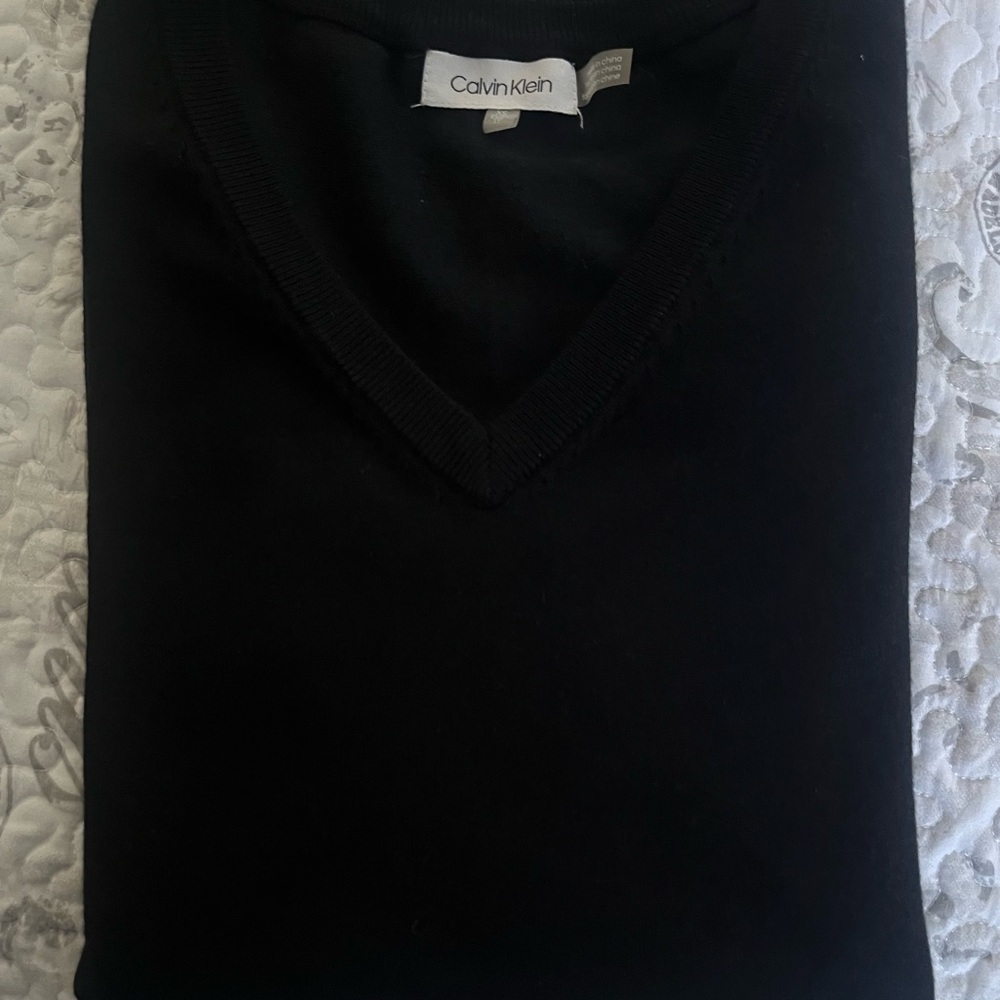 Calvin Klein Women's Black V-Neck Sweater